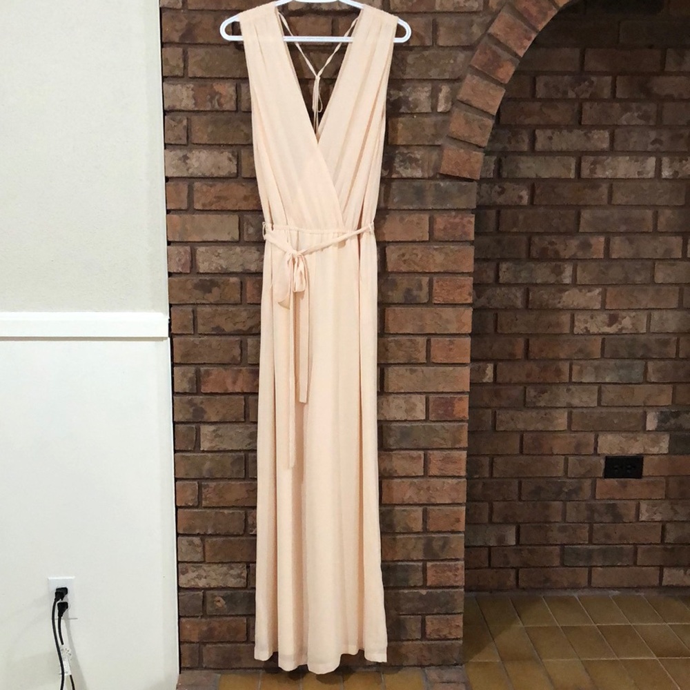 🆕Gorgeous crepe cream jumpsuit❤️New with tags⭐️